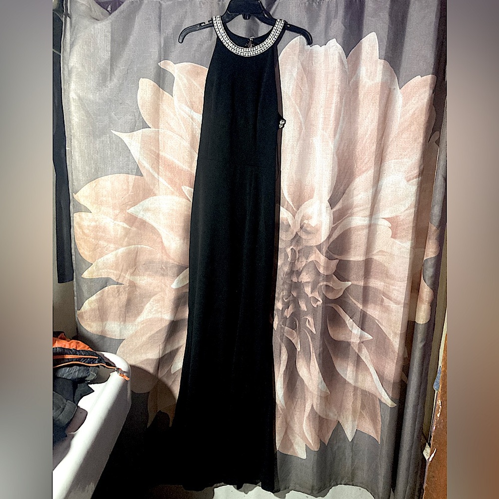 Women’s Elegant and beautiful long evening gown size with a slit up the leg